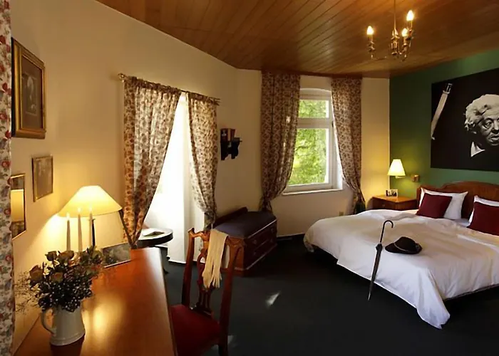 Eifelkrimihotel 3* Hillesheim (Vulkaneifel)
